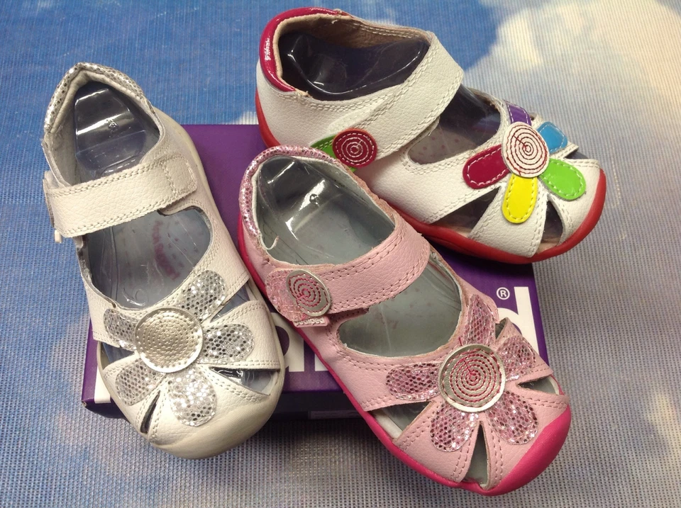 Pediped Grip 'n' Go Daisy Hook & Loop Leather Sandal Size 20/US Toddler Size 6.5 - Image 1 of 1