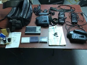 Ancien Panasonic AFX6 avec chargeur sac transport, batterie , 2 lampe et tripier - Photo 1 sur 13