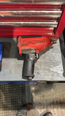 Snap On 1/2 Inch Air Gun And Protective Boot MG725A - Image 1 of 2