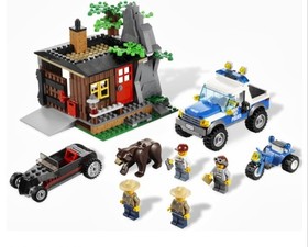 LEGO City: Robber's Hideout (4438) 99.5% complete with minifigs