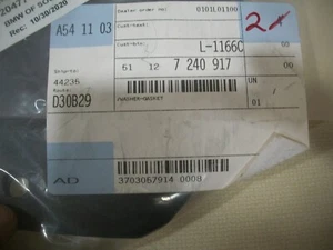 BMW 11 12 13 14 15 16 17 18 REAR BUMPER EYE COVER TOWING COVER OEM NEW - Imagen 1 de 1