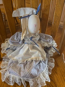 Lg. Handgefertigtes Stofftier Musselin Schlappohr Hase-Hase mit Kleid & Pantalons - Bild 1 von 5