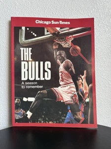 The Bulls Season to Remember Book Magazine Chicago Sun-Times 1991 Michael Jordan - Imagen 1 de 2
