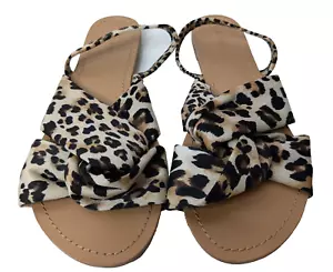 Forever 21 Women's Leopard Print Sandals Flip Flops Size 7.5 Ankle Back Strap - Picture 1 of 9