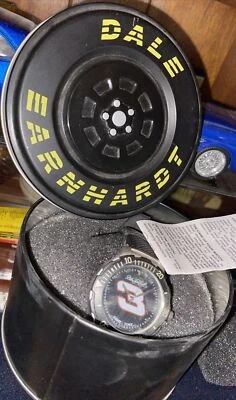 Reloj Dale Earnhardt en rueda de carreras de metal estaño negro en caja original Foto 1 de 4