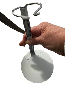 Supporto per bambola/orso regolabile bianco ~ Nuovo - Foto 1 di 12