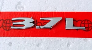 2003-07 Jeep Liberty "3.7 L"  Rear Door Emblem Badge Nameplate  - Bild 1 von 3