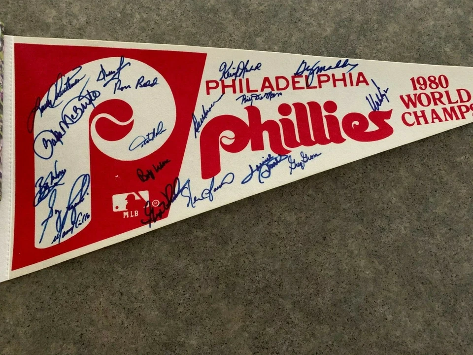 1980 PHILADELPHIA PHILLIES 18 SIGNED WORLD SERIES PENNANT DALLAS GREEN MADDOX - Image 1 of 1