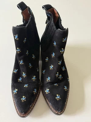 Woman Boots - Image 1 of 4