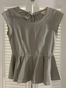 HEM & THREAD Boutique Verde Salvia Espalda Abierta Recortado Peplum Top MEDIANO - Imagen 1 de 8