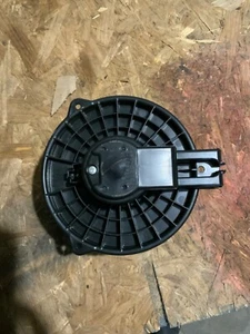 Blower Motor MAZDA CX7 07 08 09 10 11 12 - Picture 1 of 4