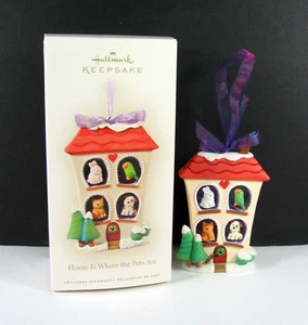 2008 Hallmark Keepsake HOME Is Where The PETS Are Ornament Katze Hund Hase BRD Box - Bild 1 von 8