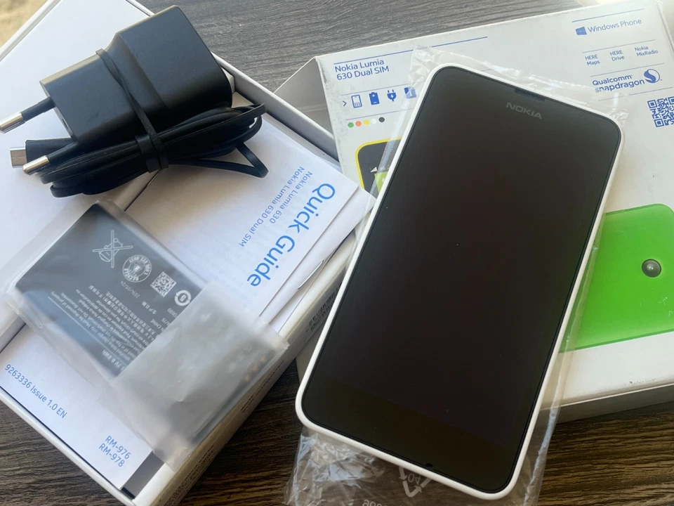 Подлинный Nokia Lumia 630 DS, две SIM-карты — белый — разблокированный — новый из старых запасов — в коробке - Изображение 1 из 4