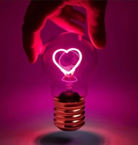 Suck UK Wireless Romantic Heart Lightbulb Portable USB Rechargeable Brand New - Picture 1 of 9
