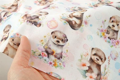 Nutria bebé con tela con patrón de flores hecha en Corea por media yarda Foto 1 de 4