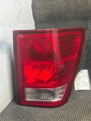 Fits 2005-2006 Jeep Grand Cherokee Right Taillight Assembly OEM#:55156614AF Foto 1 de 4