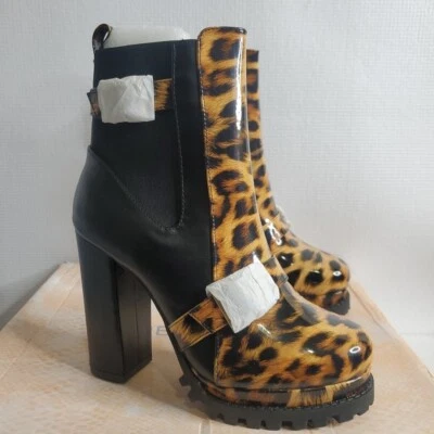 全新 Cape Robbin 高跟鞋 豹纹战斗靴 带金扣 尺码 8 — 第 1/4 张图片