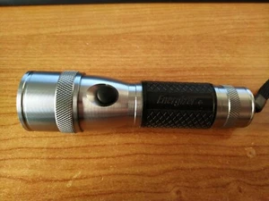 Linterna Energizer halogena + LED 3 AAA - Imagen 1 de 9
