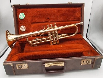 1977 Olds Ambassador Bb .465 Student Trumpet w/ Case & NEMC 7c Mouthpiece - Image 1 of 4