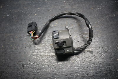 03-06 DUCATI 749 999 BIPOSTO CLIP IZQUIERDO EN MANGO BOCINA SEÑALES INTERRUPTOR INTERRUPTORES 04 Foto 1 de 4