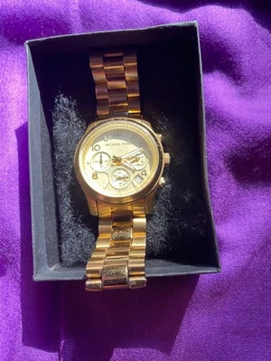 WOMENS MICHAEL KORS MK5055 GOLD STAINLESS STEEL 10-ATM WRISTWATCH needs battery - Image 1 of 4