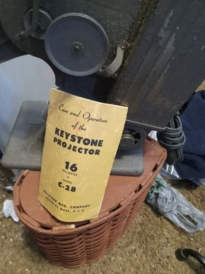 Projetor de Filme Keystone 16mm Modelo C-28 - Imagem 1 de 4