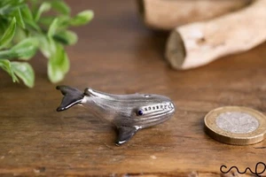 Pequeño vidrio hecho a mano ballena negra pintado metálico decoración de jardín adorno regalo - Imagen 1 de 8