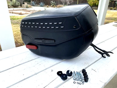 🔥18-Up Genuine OEM Harley-Davidson Heritage Softail Rigid Leather Saddlebags🔥 - Image 1 of 4