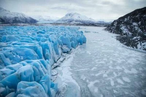 GLACIER GLOSSY POSTER PICTURE PHOTO BANNER  cool ice snow glacial formation 5259 - Picture 1 of 1