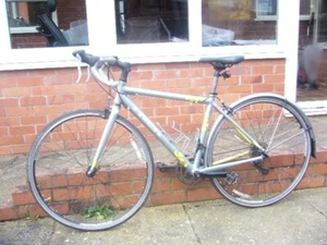Trek racing bike - Picture 1 of 10