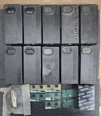 Lote: Sensores fotoeléctricos y módulos lógicos Honeywell MicroSwitch FE-MLS8C y -P Foto 1 de 4