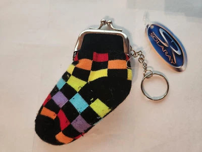 Nuevo de Lote Antiguo Calcetín Tejido Monedero con Cierre a Presión Llavero Multicolor A Cuadros  Foto 1 de 4