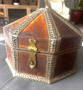 Mediterranean Wooded with Brass Hexagon Crown Shape Box unlocked 10 X 10" - Picture 1 of 7