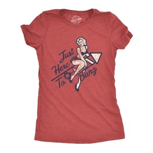 Camiseta para mujer Just Here To Bang divertida fuegos artificiales pin up modelo EE. UU. Camiseta gráfica - Imagen 1 de 8