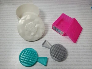 N2 ~ LOL OMG SORPRESA ~ LOTE DE ACCESORIOS ~ CAJA MIXTA SOMBRERO CAJA ZAPATOS CEPILLOS PARA MUÑECA - Imagen 1 de 5