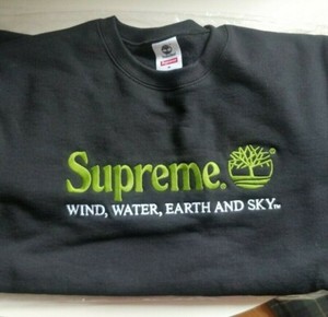 Pakaian Supreme Original Model Terbaru | Harga Online di Indonesia