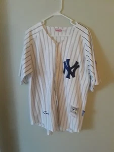 MITCHELL & NESS COOPERSTOWN COLLECTION MICKEY MANTLE 1951 HOME JERSEY-SIZE 50 - Picture 1 of 4