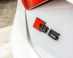 Audi S5 Schriftzug Emblem Logo Hinten Heckklappe Schwarz Glänzend Aufkleber - Bild 1 von 2