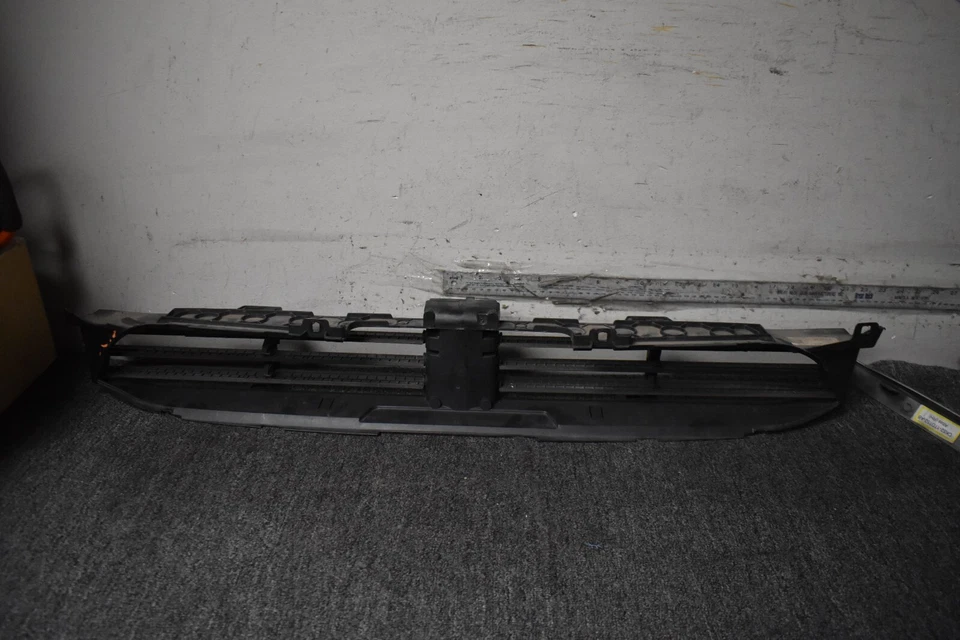 BMW X3 FRONT AIR FLAPS LOWER FACTORY OEM - Image 1 of 4