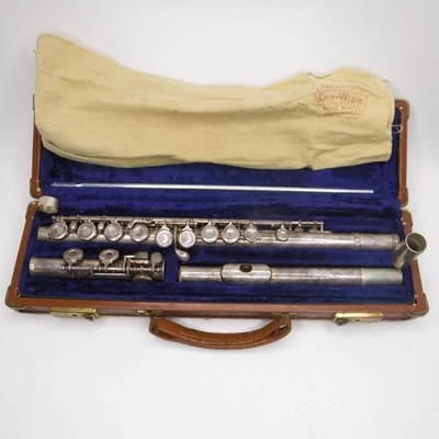 Gemeinhardt M2 Flute Elkhardt, IND. Pre-owned. Lovely brown leather case. - Image 1 of 4