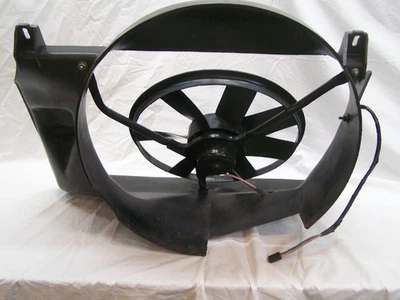 Cubierta del ventilador Corvette 1979-1981 GM# 14028585 con ventilador de fábrica en excelente estado Foto 1 de 4