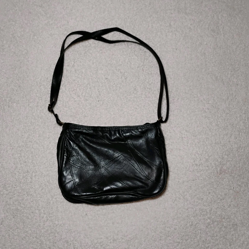 Bolso de Hombro Pequeño Negro Vintage Años 80/90 Piel de Cordero Retro Patchwork Glam Rock Foto 1 de 4