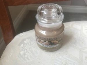 YANKEE CANDLE CRACKLING WOOD FIRE SMALL JAR 104g NEW RHTF - Picture 1 of 2