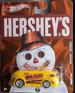 Hot Wheels Premium 2011 - Hershey's Candy - Milk Duds - Haulin' Gas (Yellow) - Picture 1 of 4