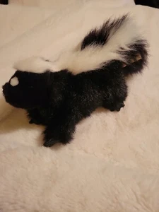 Folkmanis Skunk Hand Puppet Plush Toy 14" Nose to End of Tail Stuffed Animal - Picture 1 of 7