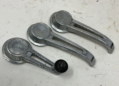 Manija interior de manivela de ventana trasera Chevy Corvair Buick Pontiac 1962-1968 OEM Foto 1 de 4