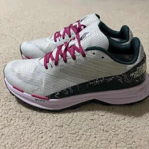 The North Face Women's Size 7.5 Vectiv Levitum Shoes Sneakers Trail Running - Picture 1 of 15