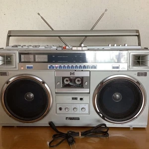 Grabadora de casete radio estéreo Victor FM/AM RC-M70 - Imagen 1 de 10