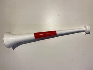 England Fan Trompete Horn Vuvuzela Tröte 55 cm sehr laut 4-teilig - Bild 1 von 1