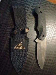 Vintage Gerber Fixed Blade Hunting Knife With Sheath - Picture 1 of 4